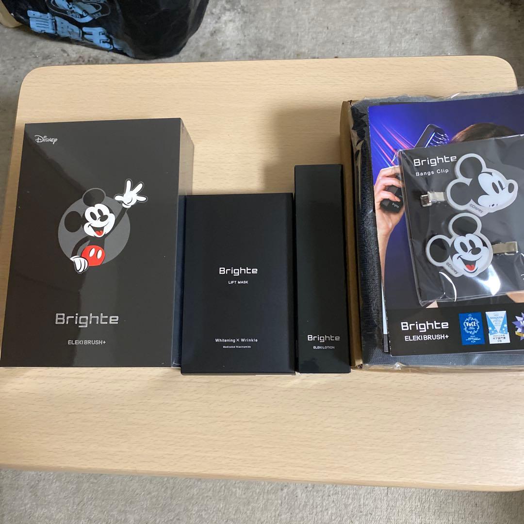 brighte ミッキーモデル　ブラシ型　洗顔器　Tyahix