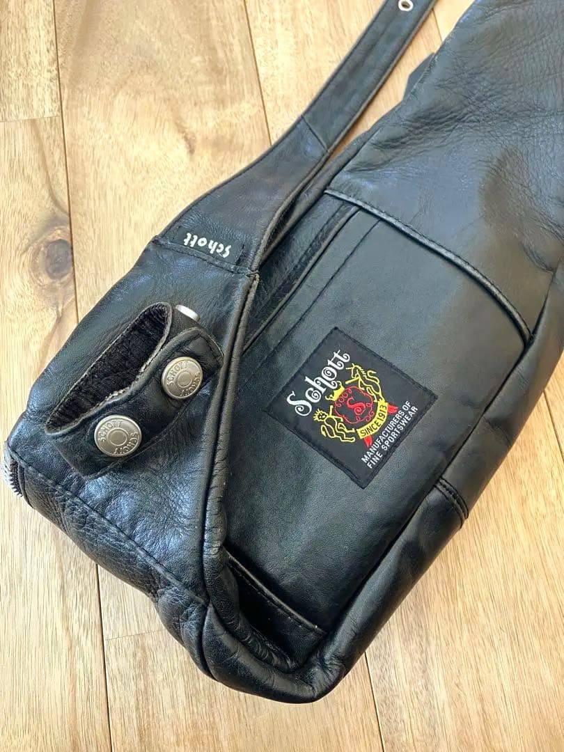 【希少】schott ボディバッグ　ブラック