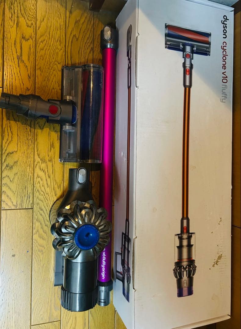 Dyson cyclone V6 fluffy 各種アタッチメント付き
