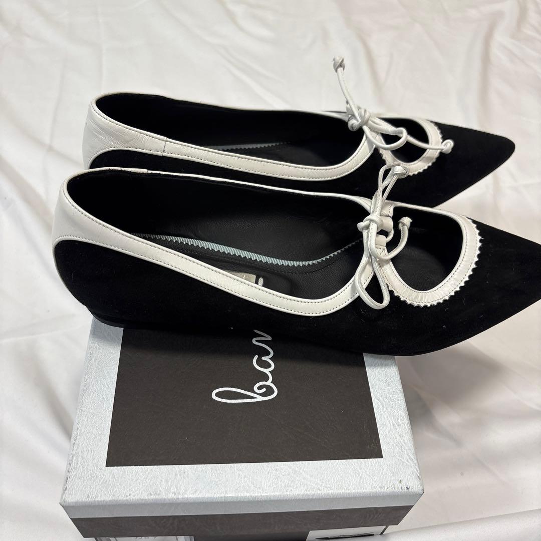 バンタンパリッシュ　フラットシューズ ブラック/ホワイト 24センチ