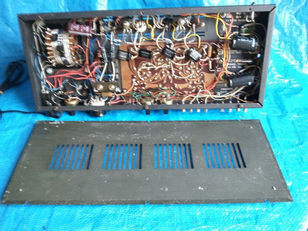 ラックス真空管メインアンプA2500　中古動作品の出品です。