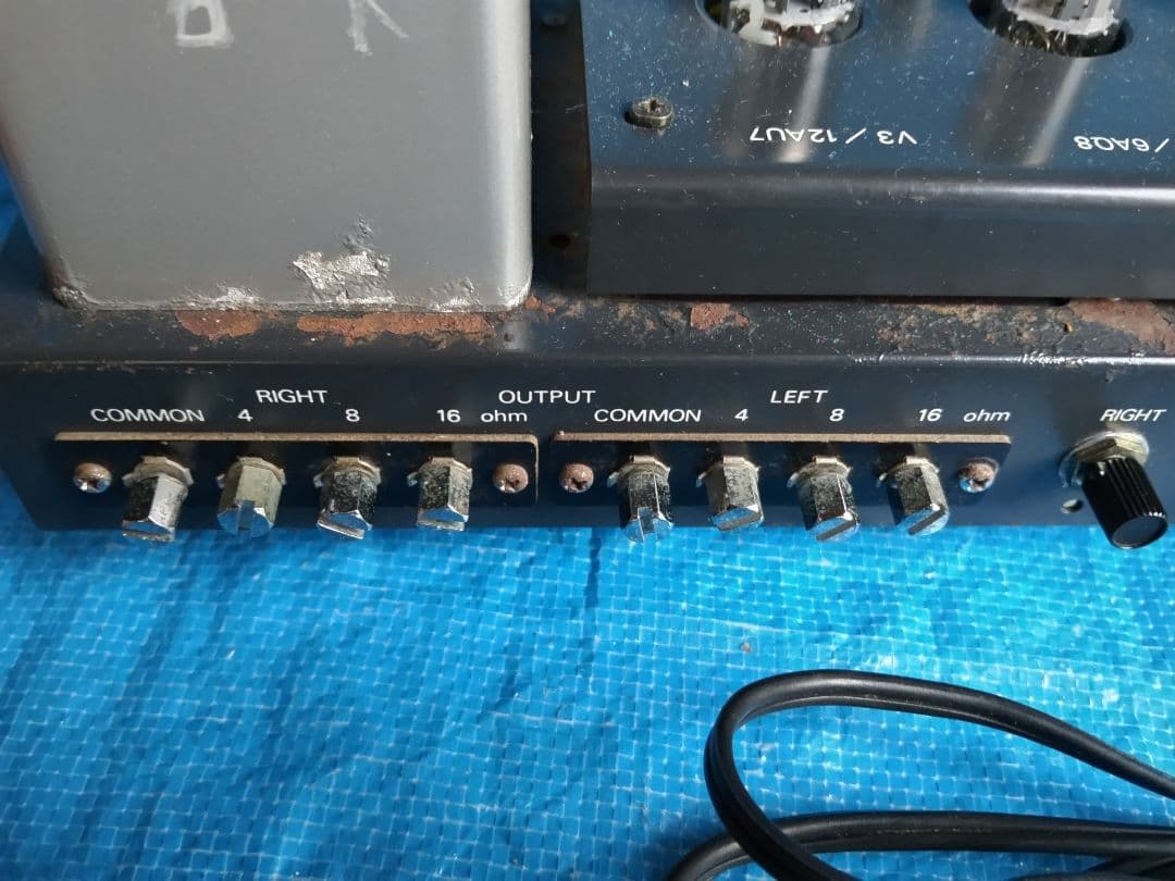 ラックス真空管メインアンプA2500　中古動作品の出品です。