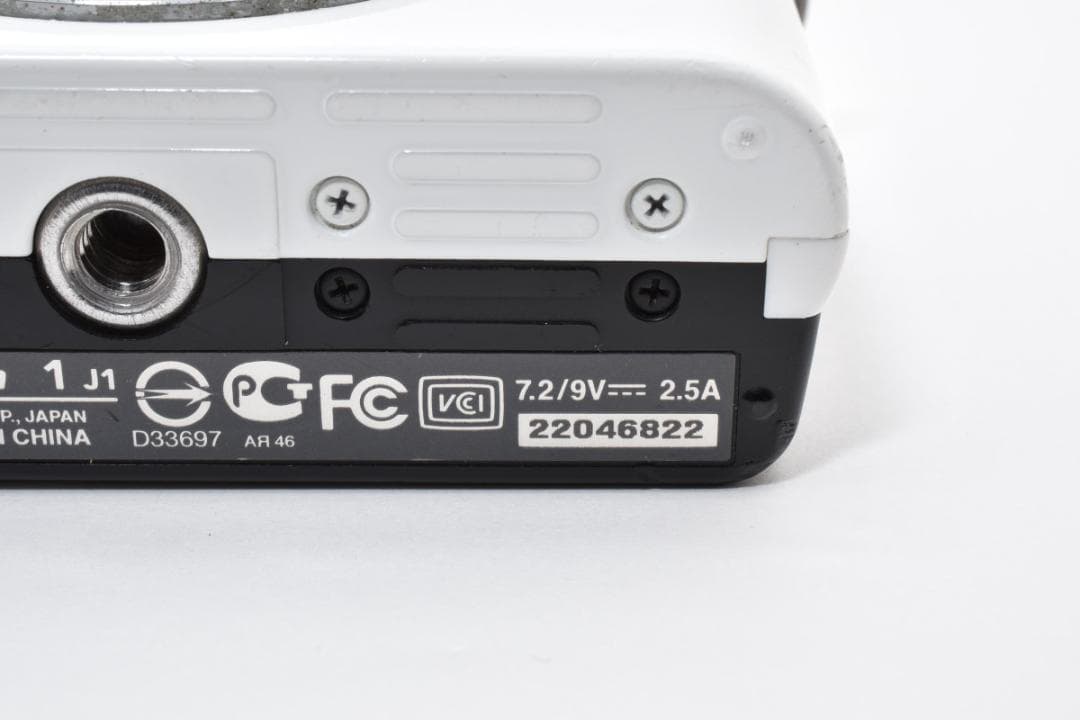 Nikon J1 ミラーレスデジタルカメラボディ ホワイト ニコン