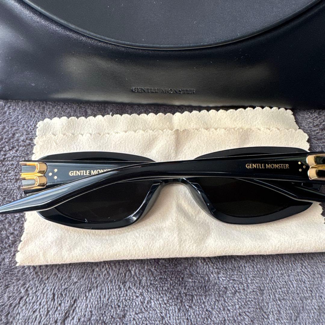 GENTLE MONSTER Ninisheブラックサングラス