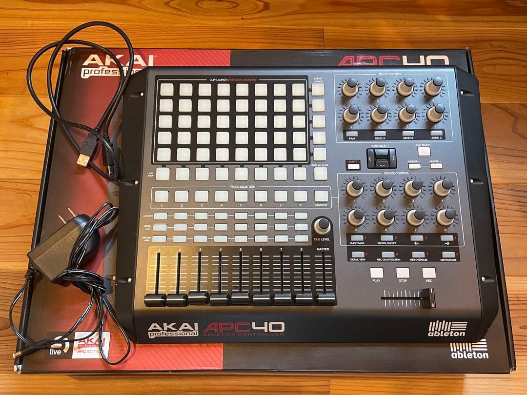 【美品】AKAI MIDIコントローラ APC40