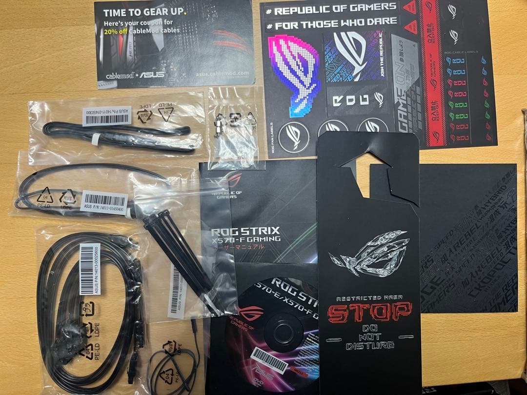 新品未使用品　ROG STRIX X570-F GAMING マザーボード