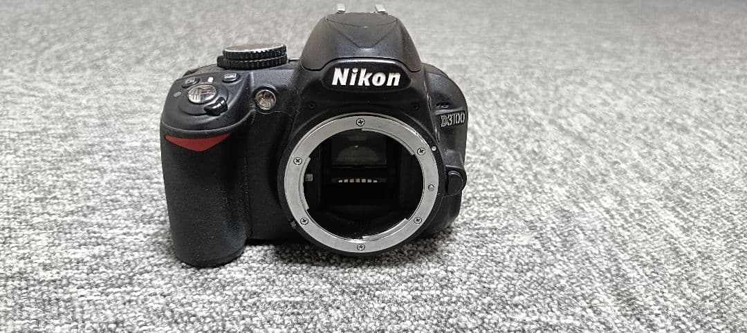 Nikon D3100 本体＋充電器 動作品