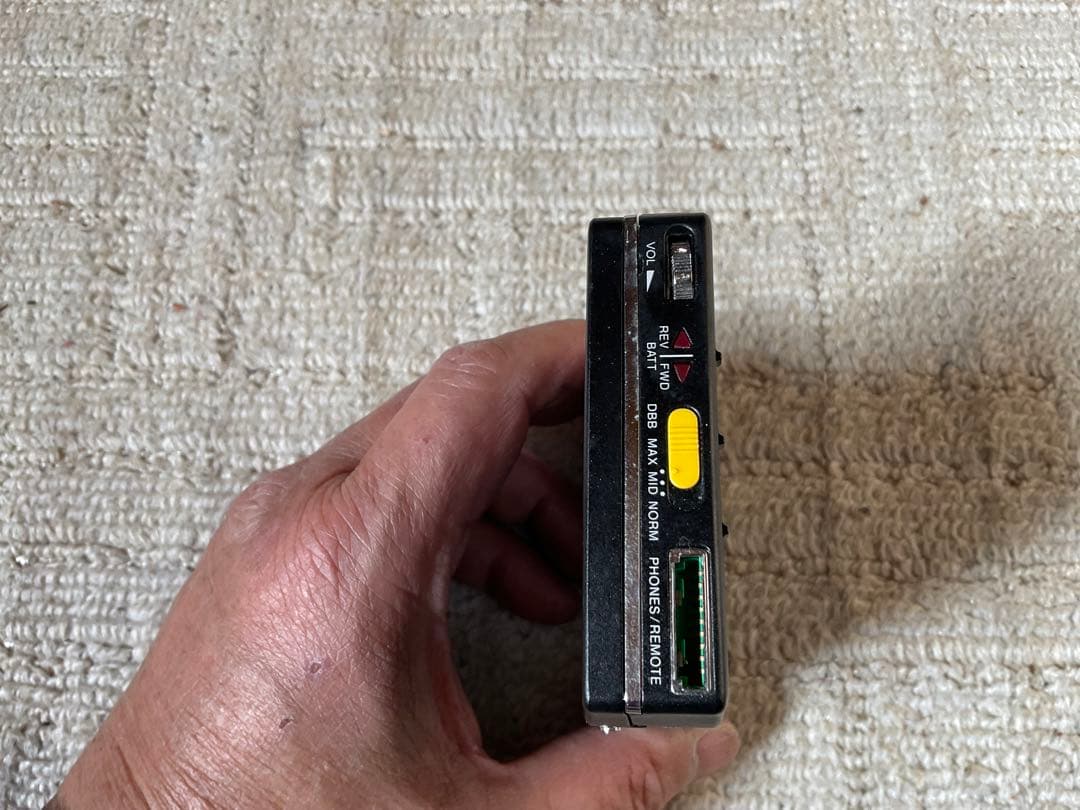 SONY／WALKMANWMー703Cカセットプレイヤー【イヤホン付き汚れあり】