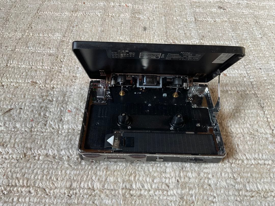 SONY／WALKMANWMー703Cカセットプレイヤー【イヤホン付き汚れあり】