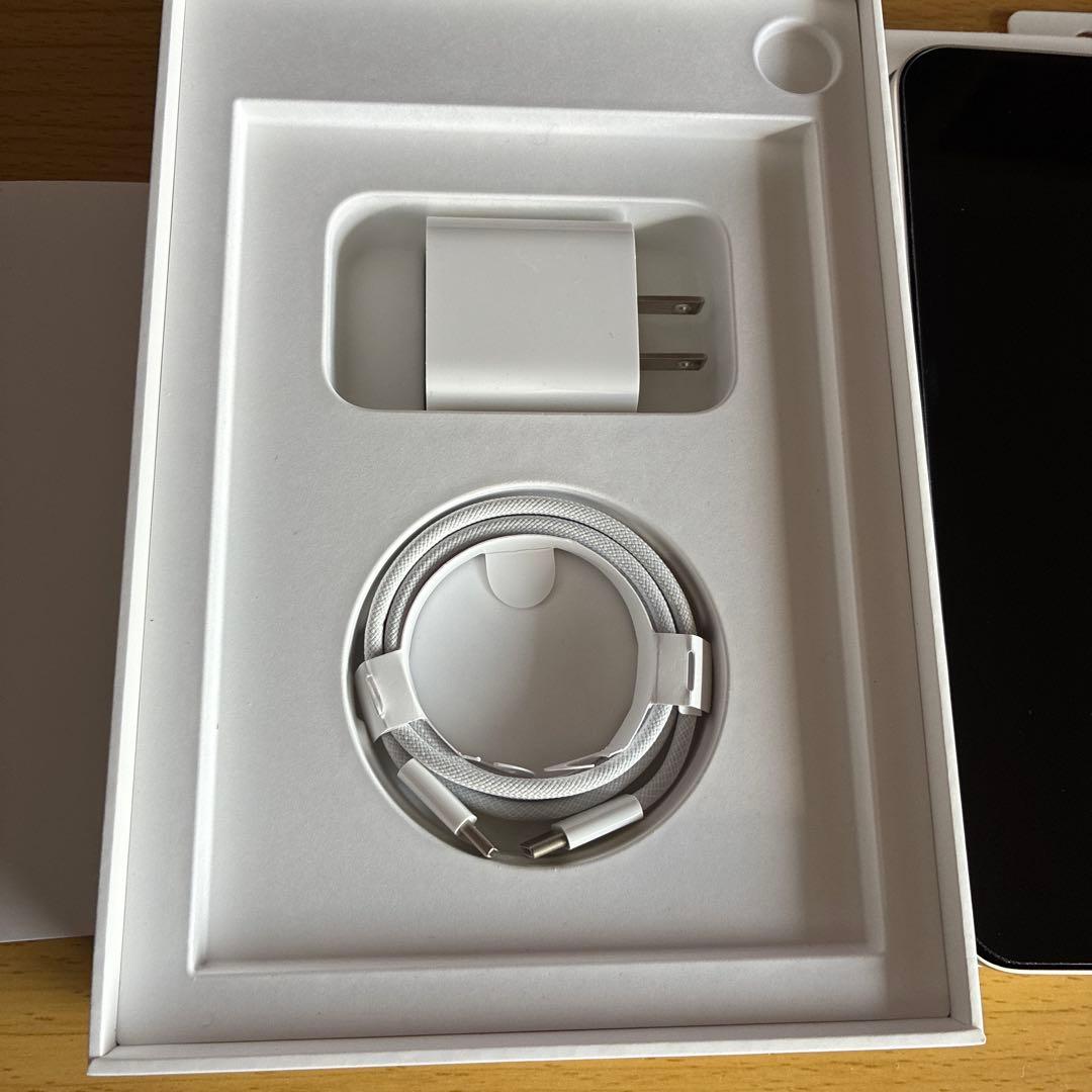 iPad miniA17 Pro Wi-Fi 128GBスターライト　極美品