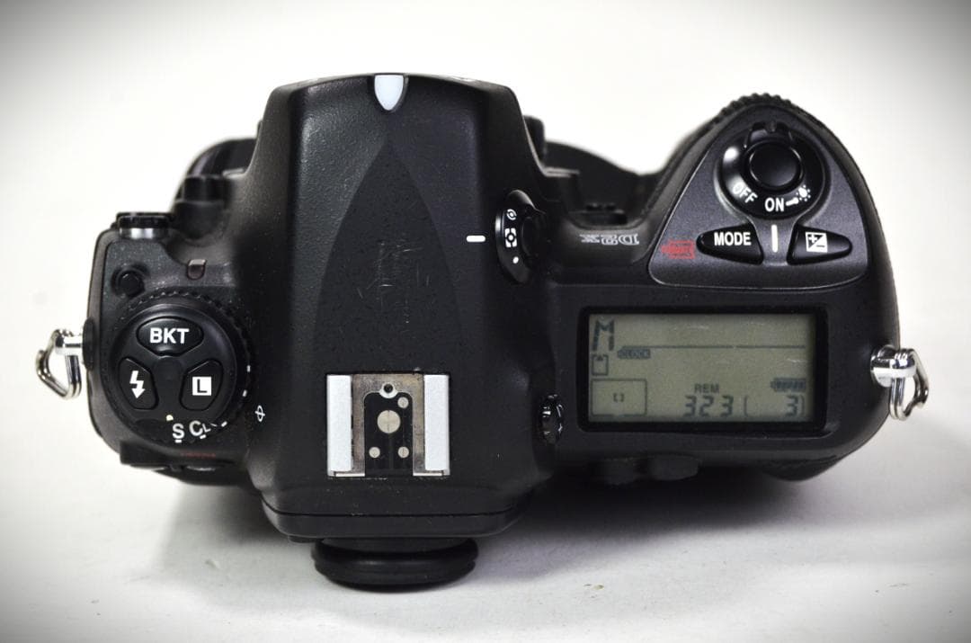 k*s様 動作品 Nikon D2x ボディ 充電器 CF変換 ニコン 上代65