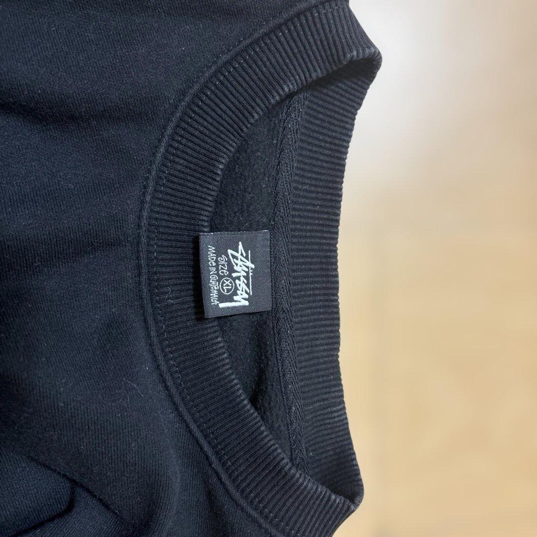 Stüssy 背面ドラゴンプリント スウェット 黒