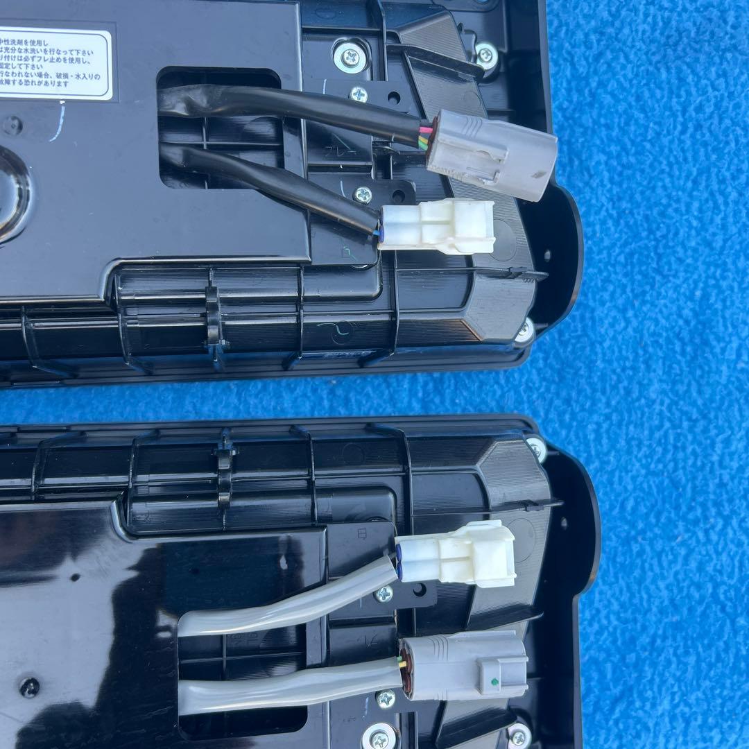 ③ 小糸LEDテールランプ 左右セット　新車外し 25W ノーマルターン