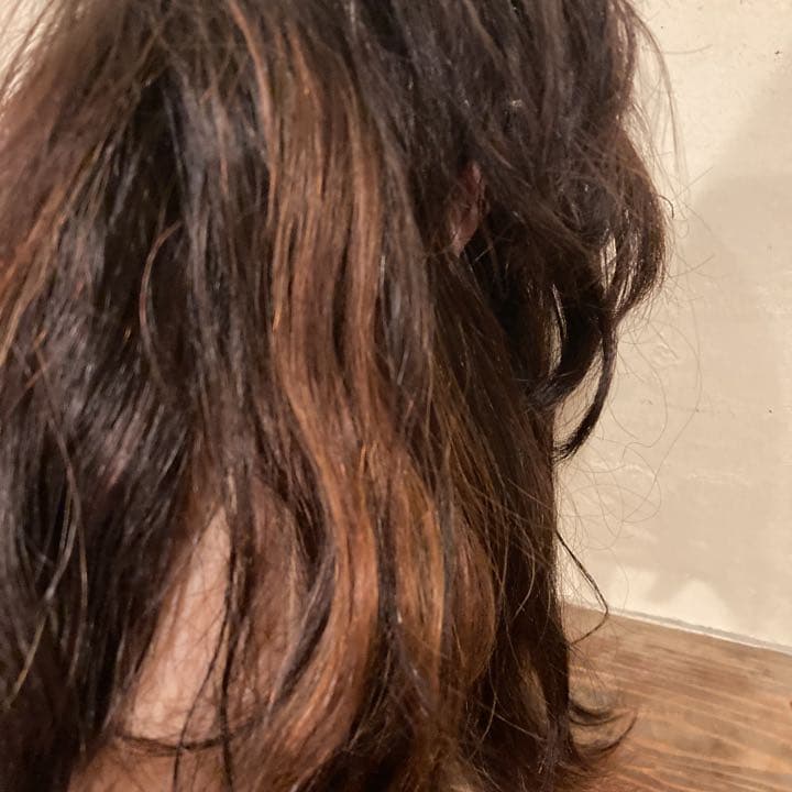 レミー人毛100% ミディアムゆるウェーブ　インナーカラー❣️