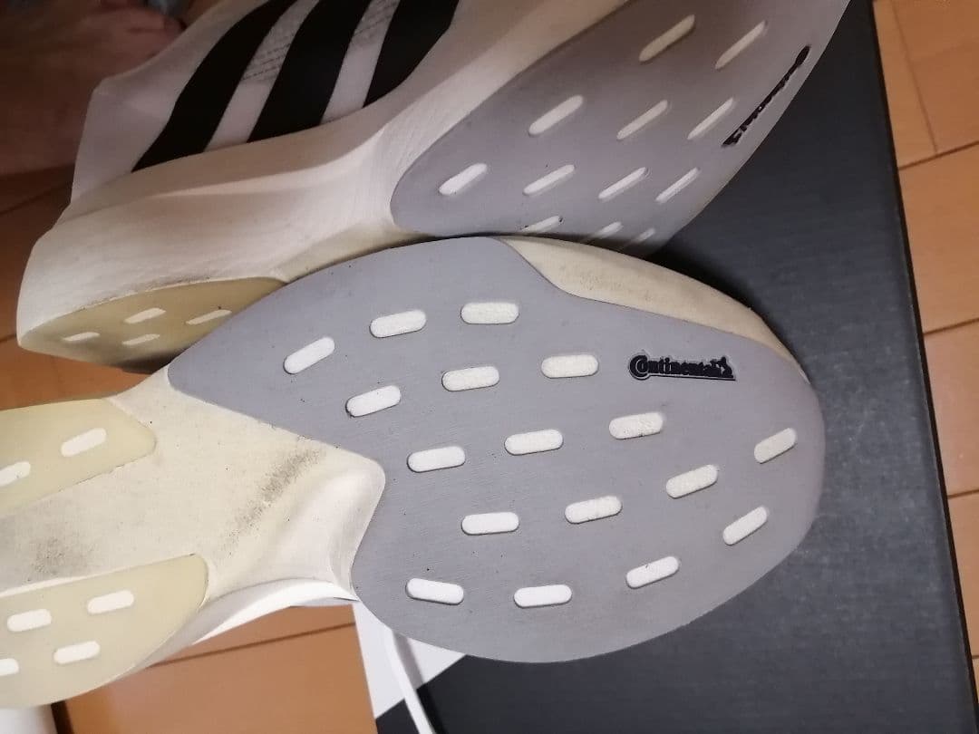 アディダス Adizero EVO SL