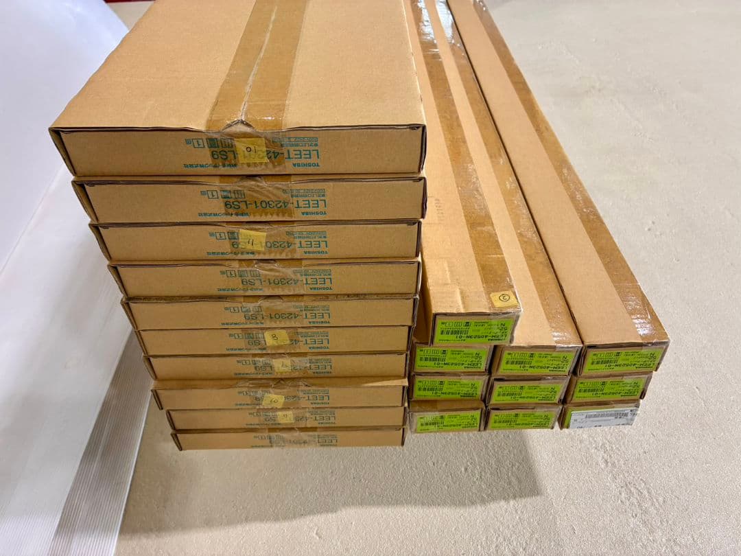 【新品】TOSHIBA LEDスタンダードLEET-42301-LS9 １セット