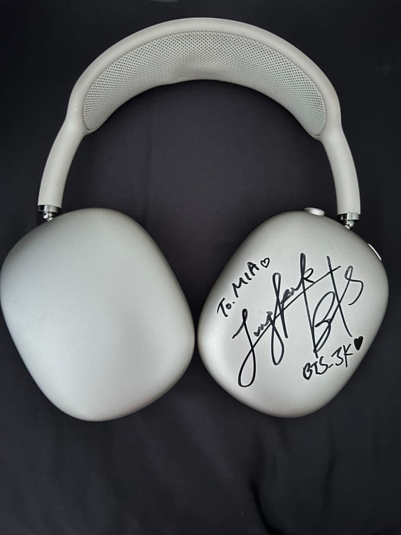 【AirPods Max シルバー】 グクサイン入り、ケース付き （24日まで）