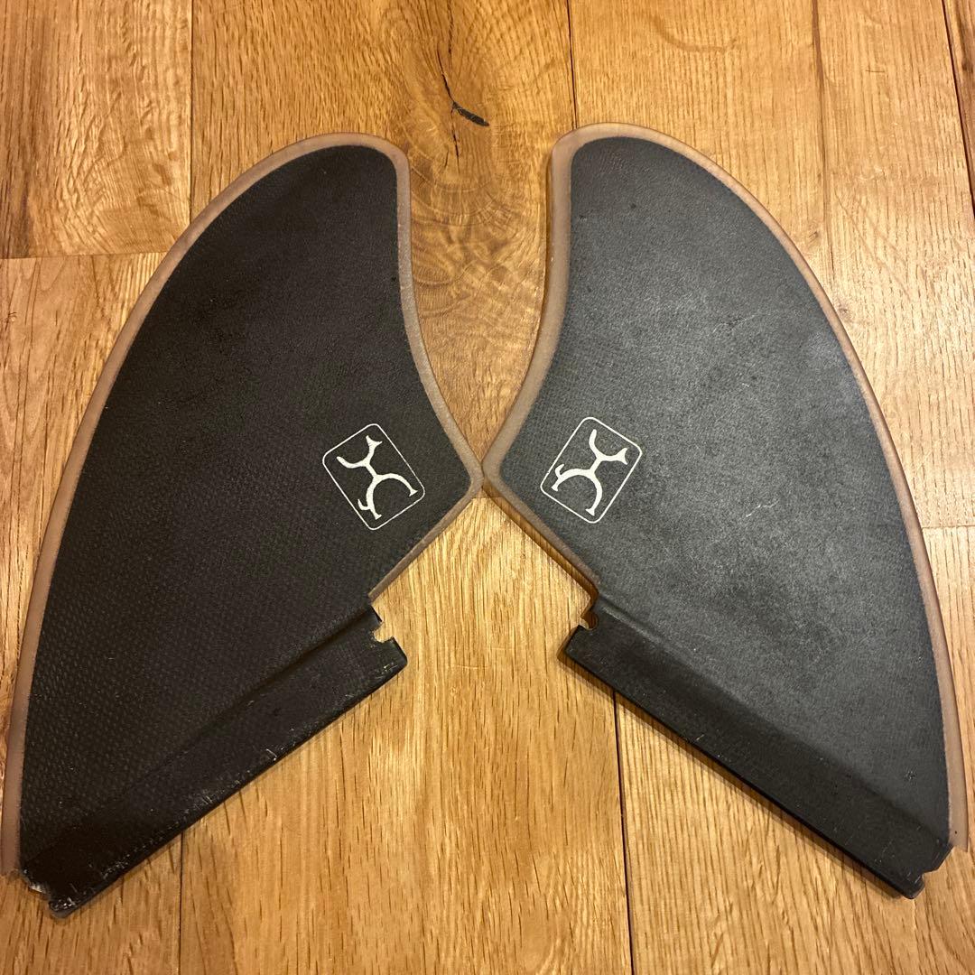 FireWire MACHADO サーフボードフィン 黒と赤 ケース付き