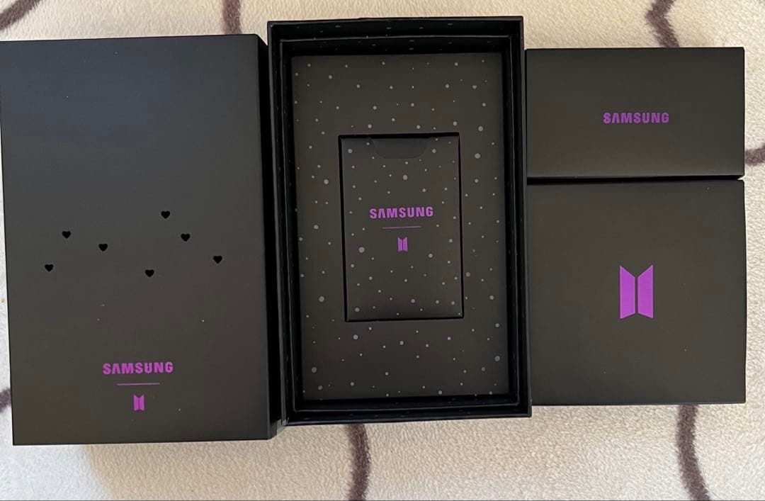 BTS SAMSUNG イヤホン Buds ワイヤレス充電器