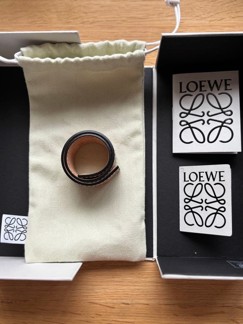 ☆新品未使用☆ LOEWE スラップブレスレット　タン　レザーバングル