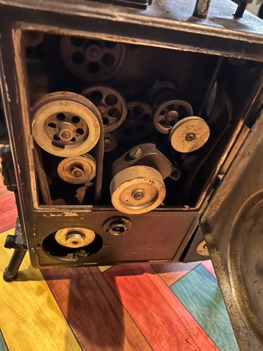 レトロ映写機　150万→50万