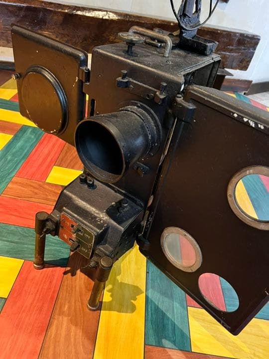 レトロ映写機　150万→50万