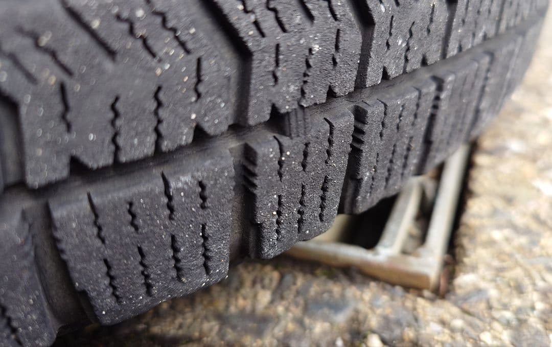 大幅値下げ 送料込み 155/65/14 4本セット BLIZZAK VRX2