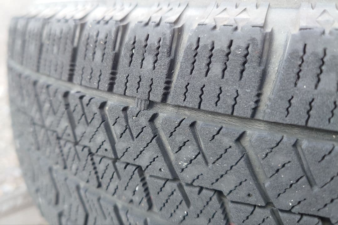 大幅値下げ 送料込み 155/65/14 4本セット BLIZZAK VRX2