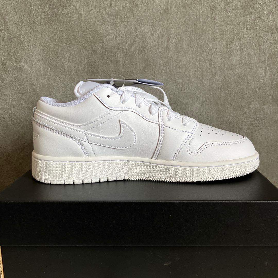 未使用　AIR JORDAN １LOW GS キッズ　23cm ホワイト