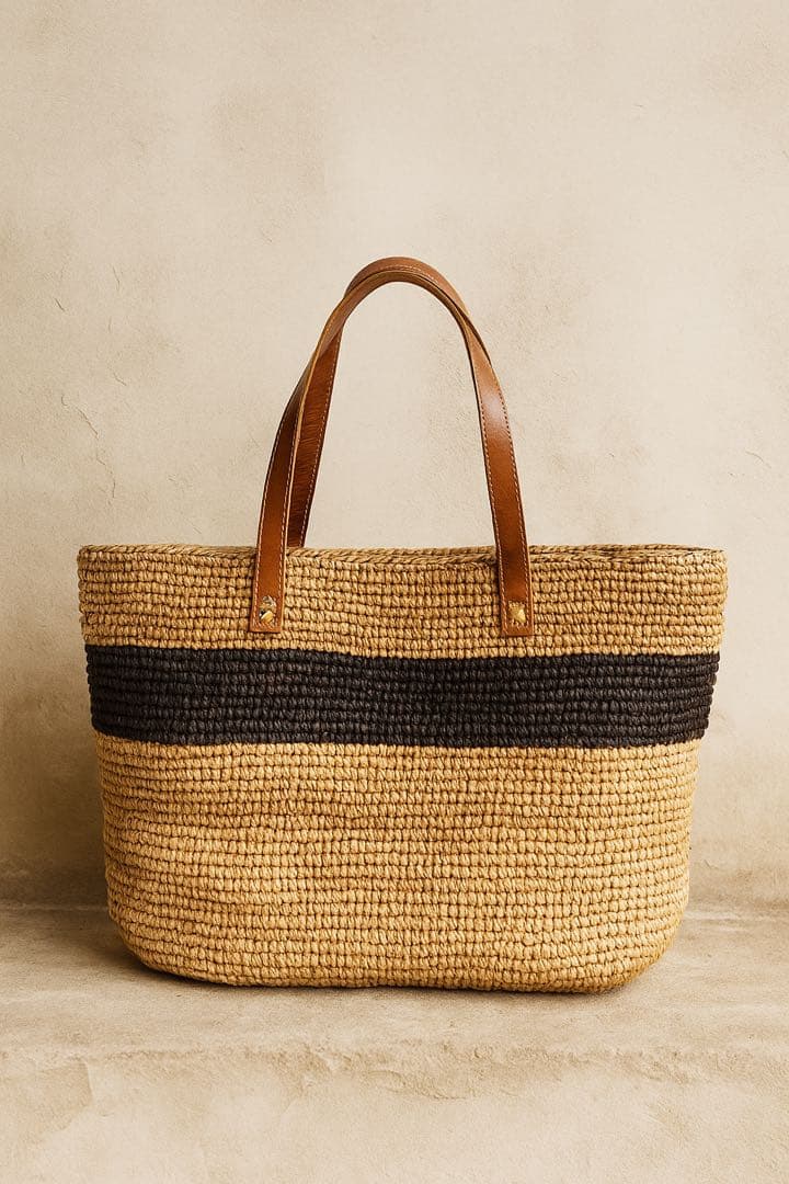 Made in マダガスカル　職人手編みラフィアかごバッグ(新品未使用)