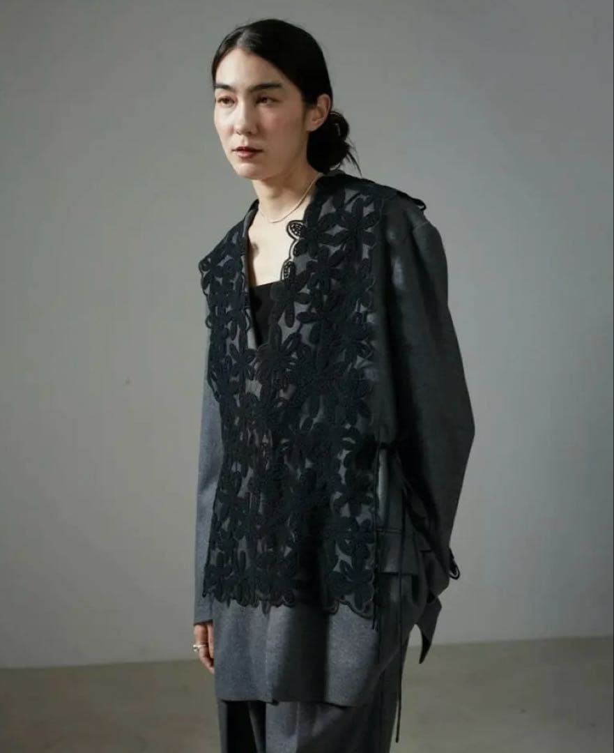 【美品】SALON adam et rope フラワーモールエンブロイダリージレ