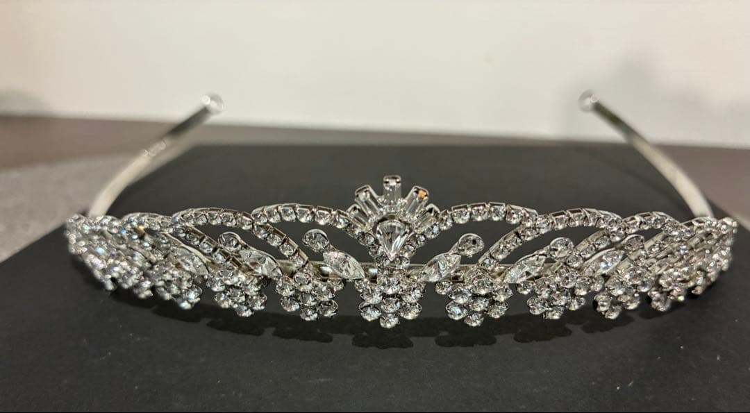 ABISTE ティアラ　ワタベウェディング