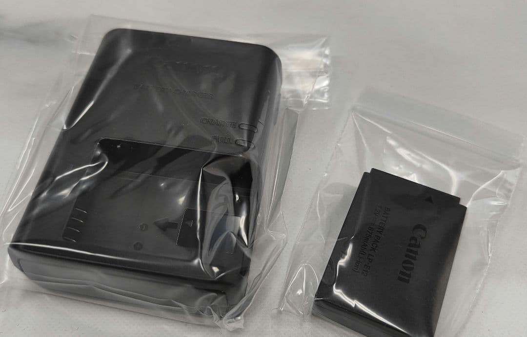 Canon EOS M200 ミラーレスカメラ zoomキット