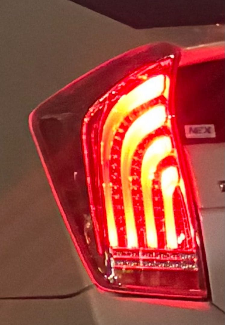 30プリウス　テールランプ　LED 破損なし
