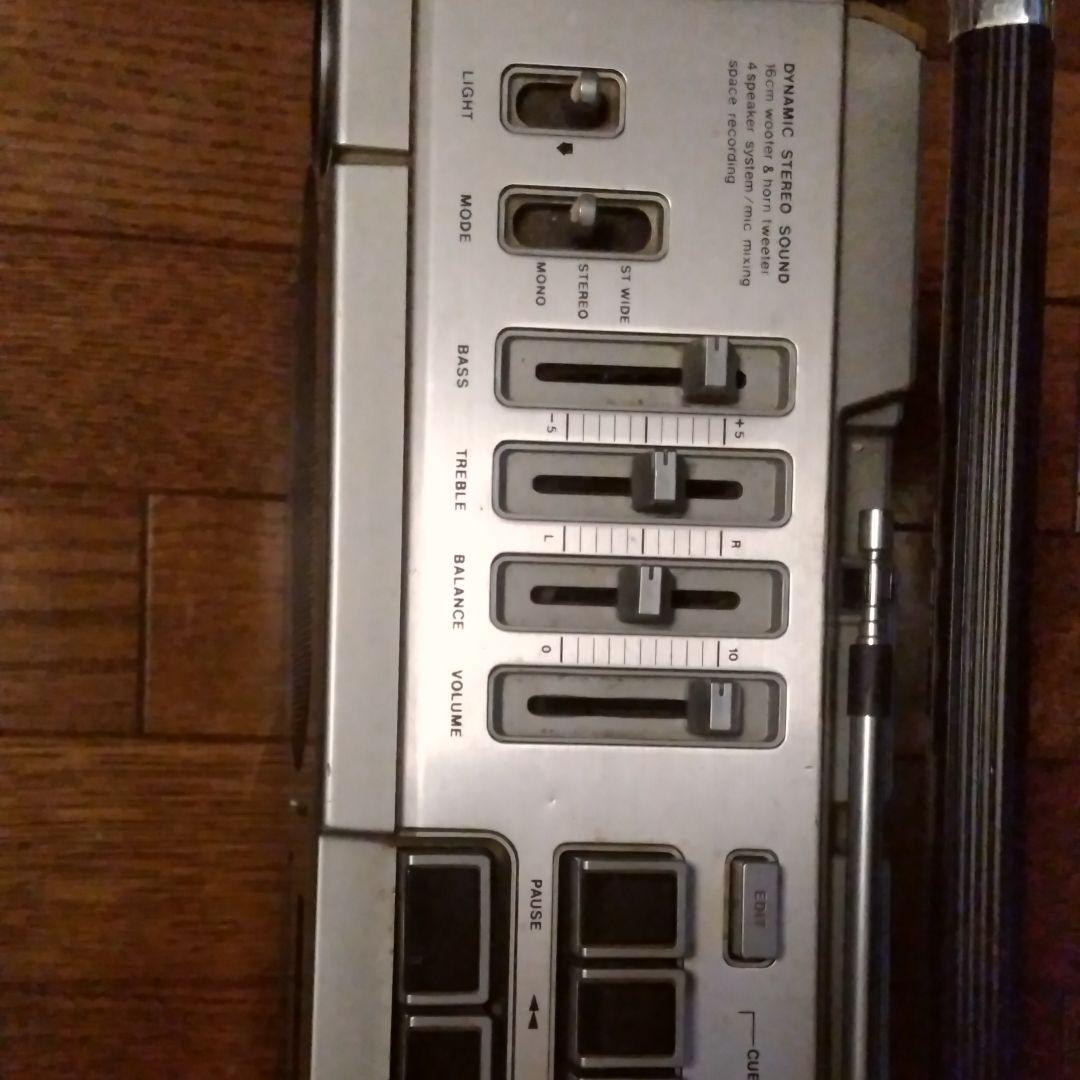 60年前の骨董品シャープ202GF-STラジカセ