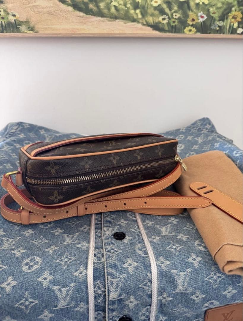 LOUIS VUITTON ルイヴィトン　ショルダーバッグ