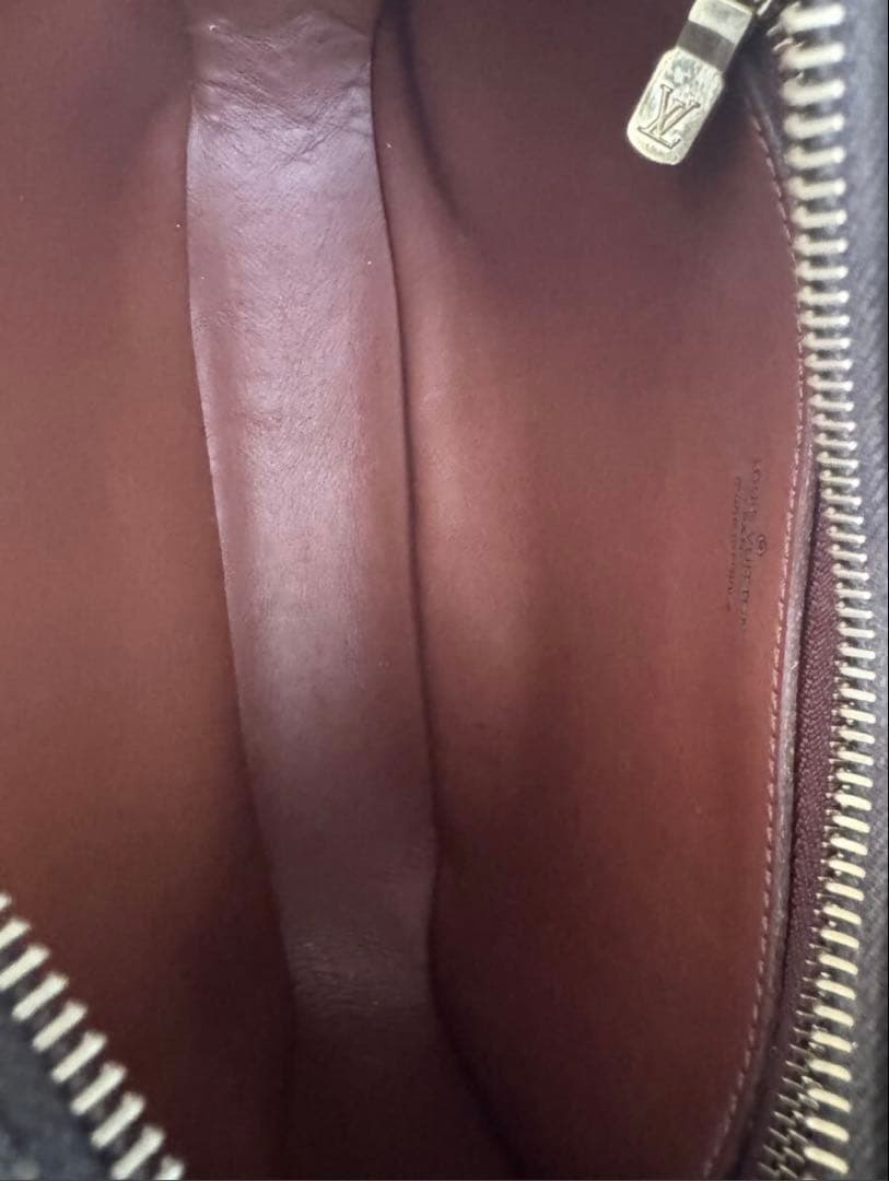 LOUIS VUITTON ルイヴィトン　ショルダーバッグ