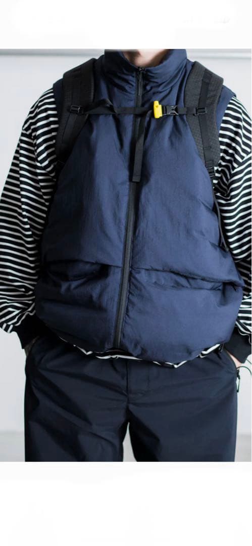 ネイビー ダウンベスト　ES.1 Light Down Vest