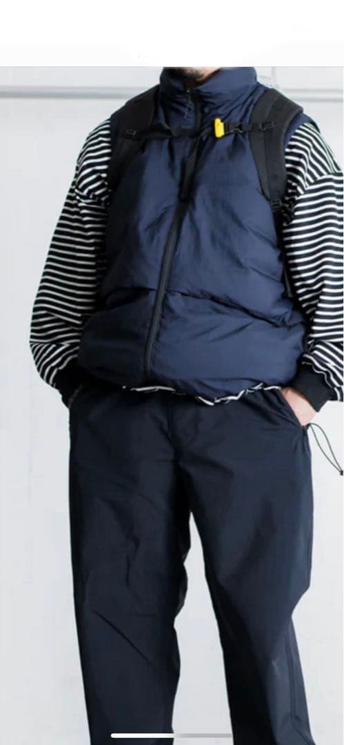 ネイビー ダウンベスト　ES.1 Light Down Vest