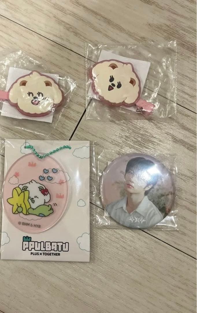 TXT トゥバ カプセルトイ バムグッ ヘアクリップファミマ