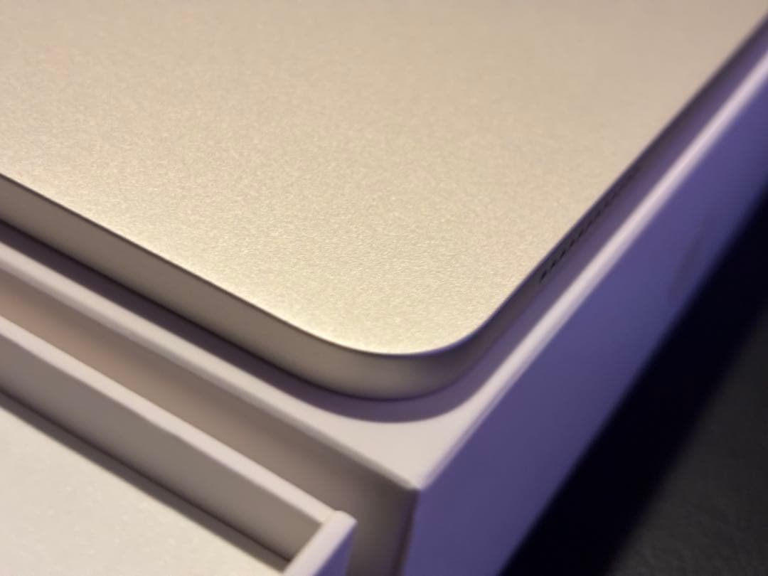 Apple iPadAirM1(第5世代)64GBスターライトWi-Fiモデル