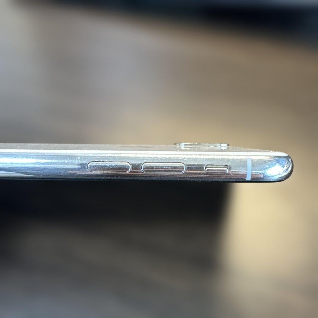 Apple iPhone X シルバー