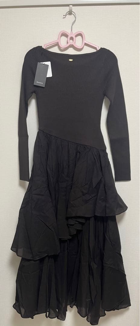 新品タグ付 anuans ボートネックイレギュラーヘムドッキングニットワンピース