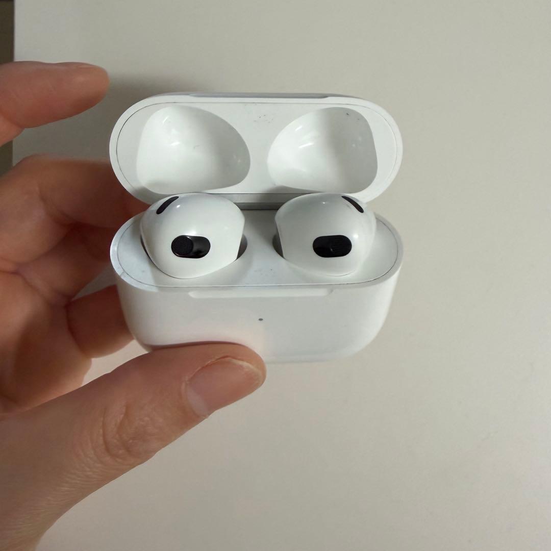 AirPods本体 ワイヤレス充電対応 ホワイト