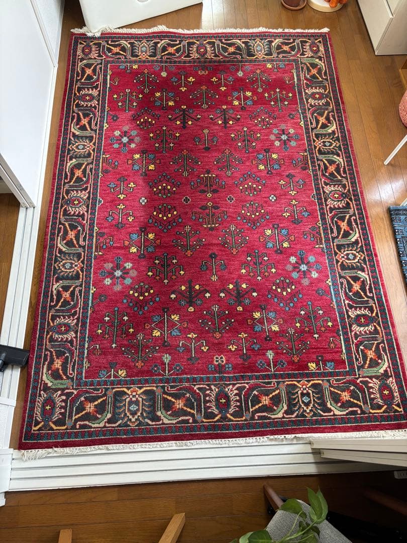 赤いウール花柄　絨毯 約170cm x 240cm