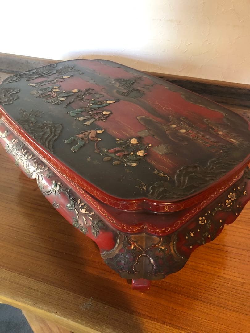 ココ　稀少な琉球漆器の逸品　唐子人物文卓台