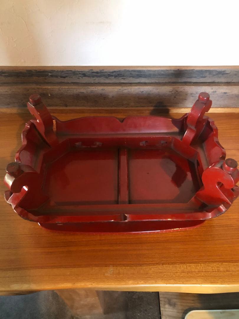 ココ　稀少な琉球漆器の逸品　唐子人物文卓台