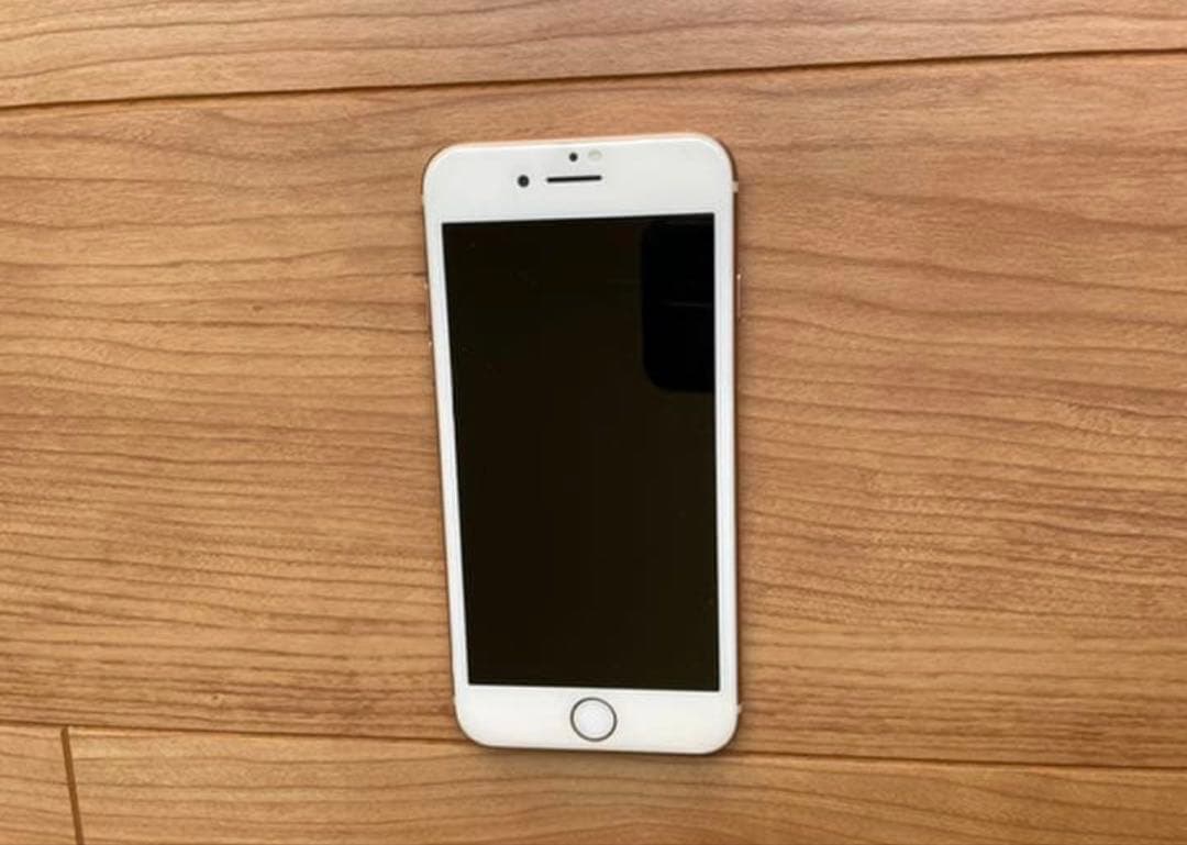 iPhone 8 Gold 64GB SIMフリー