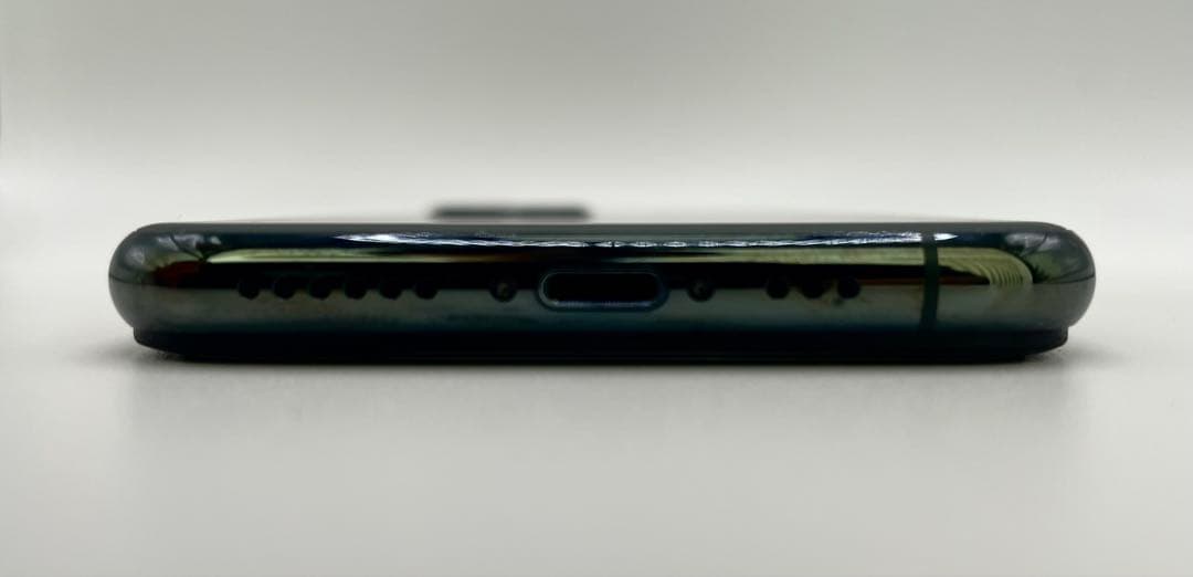 ほぼ新品‼️ iPhone11Pro SIMフリー256GBバッテリー新品+ガラス