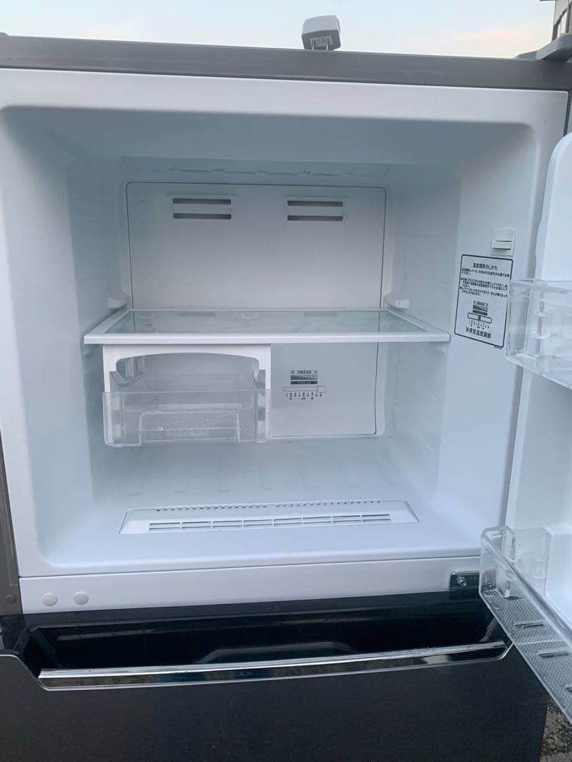 ♦Hisense ノンフロン冷凍冷蔵庫【2019年製】HR-B2302